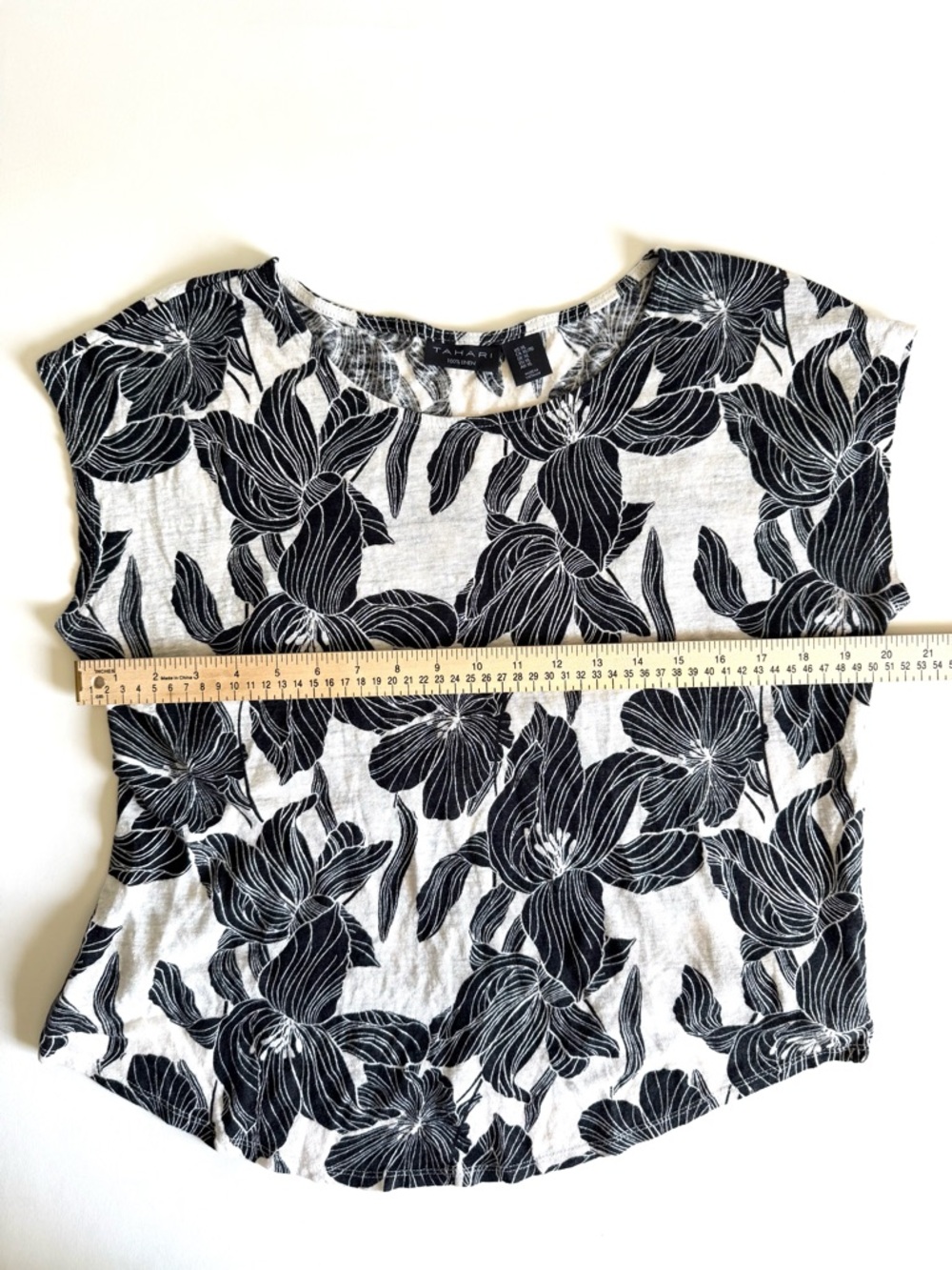 Tahari 100% Linen Black White Floral Lily Print Cap Sleeve Top Blouse Size XL - Picture 5 of 7